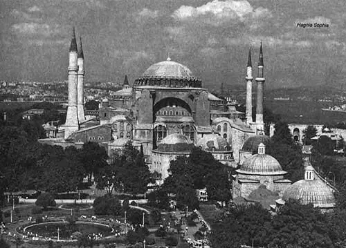 Рис 440а Храм Святой Софии Из сравнения с предыдущей фотографией видно что - фото 286