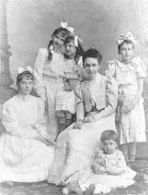 Дети Столыпиных в Саратове 1905 г Слева направо Наташа Елена Александра - фото 14