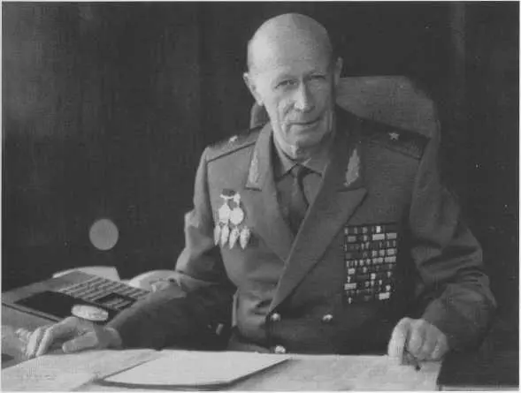 Морской офицер Джордж Блейк Полковник Службы внешней разведки Джордж Блейк - фото 28