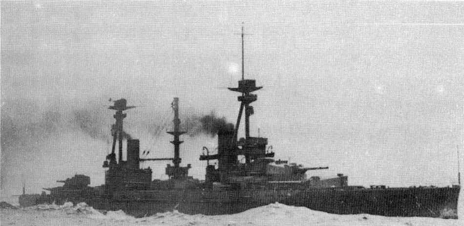 Эджинкорт в 1915 г два фото вверху и Эджинкорт демонстрирующи - фото 60