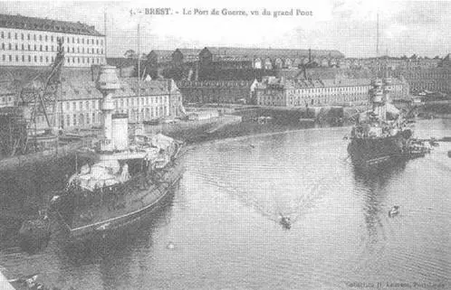 Формидабль и Жорегибери в Бресте после визита английской эскадры 1905 г - фото 52