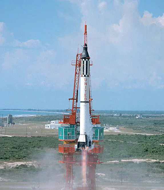 Запуск первого американского пилотируемого космического корабля Май 1961 г - фото 31