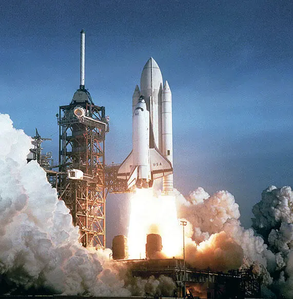 Запуск первого шаттла Колумбия 1981 г NASASCIENCE PHOTO LIBRARY - фото 41