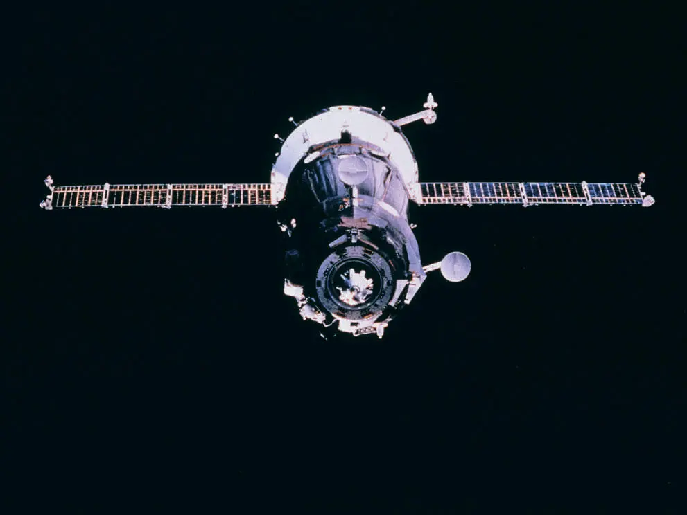 Российский космический корабль Союз Фотография сделана с американского - фото 46