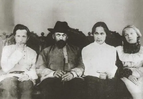Сергей Дурылин А С Буткевич и его дочери Таня и Нина Москва 1907 г Фото - фото 9