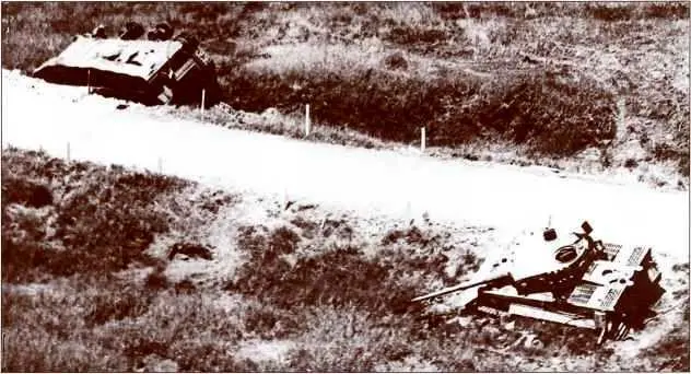 На фото слева перевернувшийся Фердинанд 144 командир унтерофицер Вернер - фото 87