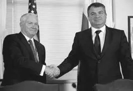 Министры обороны РФ и США Анатолий Сердюков и Роберт Гейтс на переговорах в - фото 53