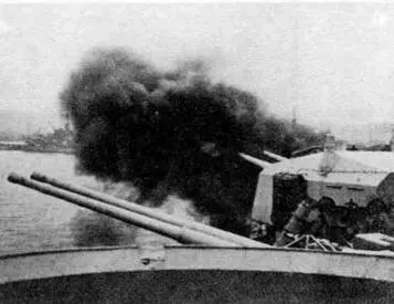 Лейпциг в 1940 г 1942 год прошел для корабля в повседневной службе В жизни - фото 24