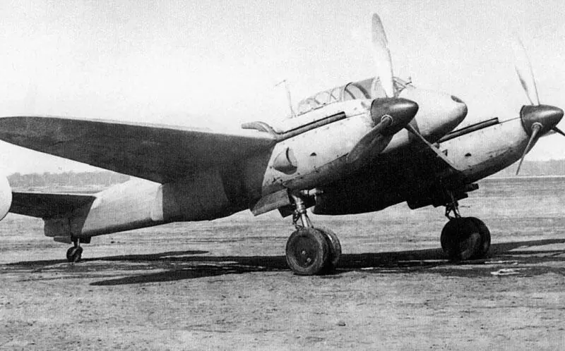 Бомбардировщик Як4 с двумя двигателями М105 Предполетный осмотр двигателя - фото 88
