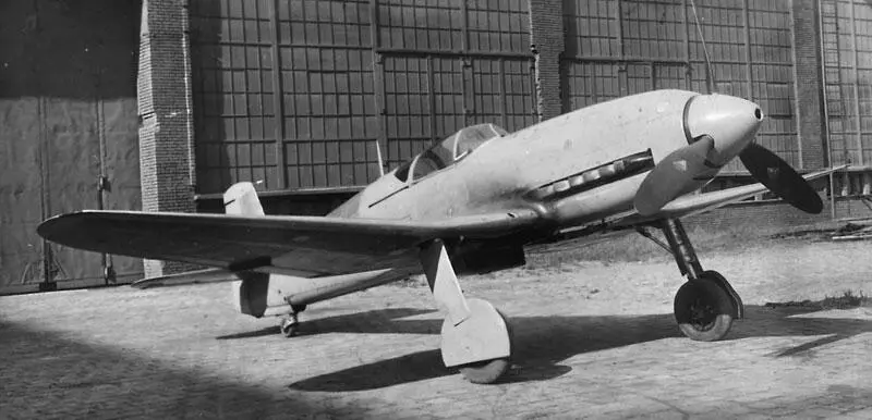 Самолет Хенкель100 один из пяти закупленных в Германии для ознакомления с - фото 121