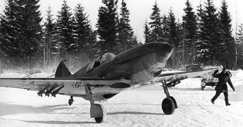Самолет ЛАГГ3 с реактивным оружием Калининский фронт 1942 - фото 139