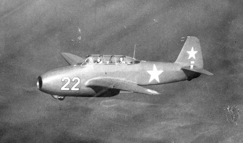 Реактивный учебнобоевой самолет Як17УТИ с двигателем РД10 - фото 178