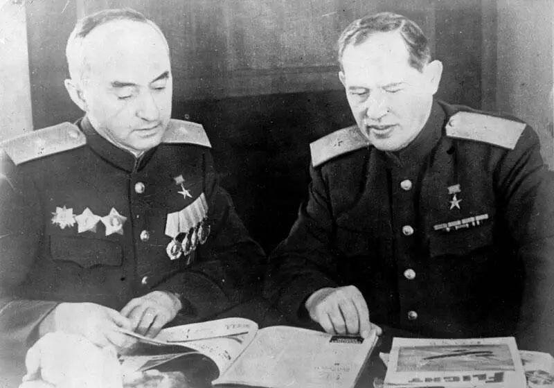 В Я Климов и А Д Швецов конец 1940х годов Слева направо А И - фото 212