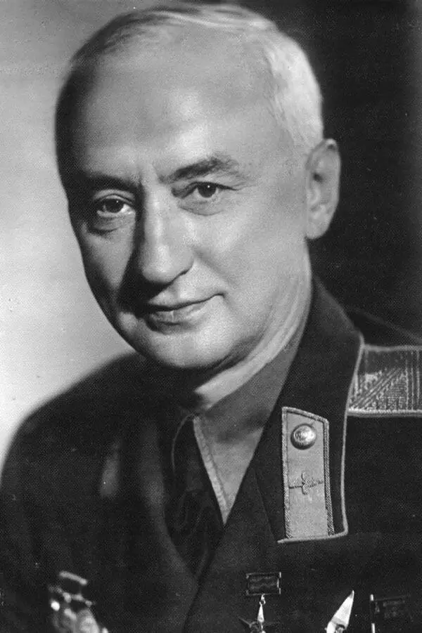 В Я Климов первая половина 1950х годов В Я Климов с женой и внучкой - фото 219