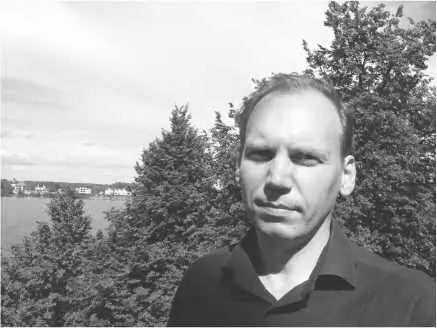 Поэт писатель драматург киноактер сценарист автор сценариев для передачи - фото 20