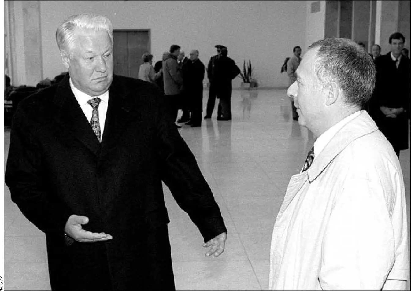 В 1995 году Борис Ельцин и Андрей Козырев были сильно обеспокоены ситуацией в - фото 9