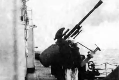 Сципионе Африкано выходит и море Слева Аттилио Реголо в Таранто в 1944 и - фото 40