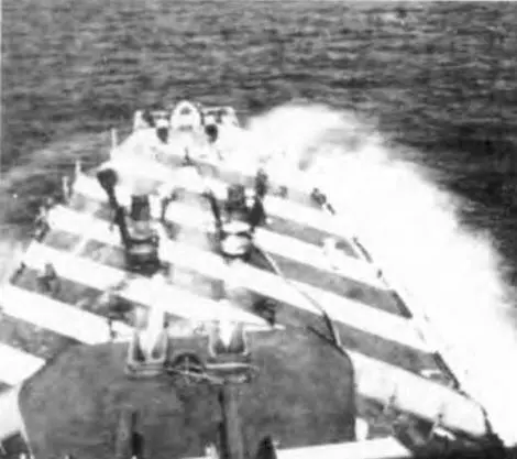 Сципионе Африкано выходит и море Слева Аттилио Реголо в Таранто в 1944 и - фото 42