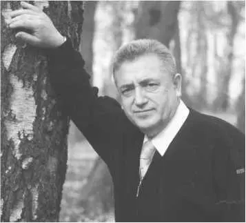 Малышев Александр Константинович родился 10 ноября 1948 года в городе - фото 27