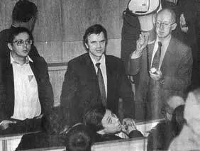 Я с Хазбулатовым в Белом Доме в 1993 г Поход к Листьеву или второй штурм - фото 8