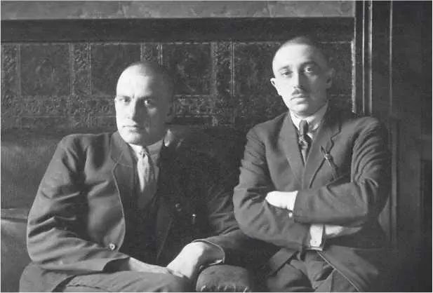 Владимир Маяковский и Осип Брик 1921 г Размышляя над тем каким же образом - фото 11