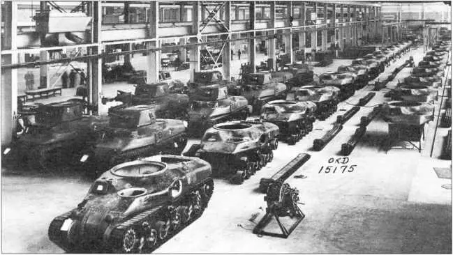 Сборка танков Ram I в цеху завода фирмы Montreal Locomotive Works Канада - фото 52