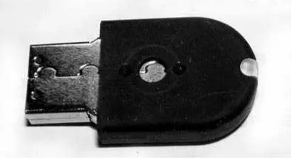 Рис 147 USB 20 флешнакопитель Pretec 512 Мб На рис 147 представлен вид - фото 47