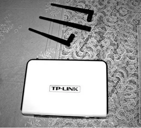 Рис 31 Внешний вид роутера TPLink TLWR941ND общий вид с антеннами Эти - фото 76