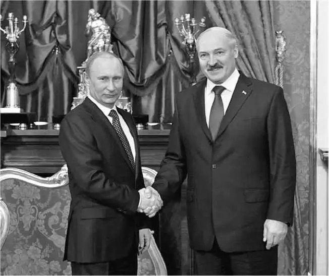 Лидеры РФ и Беларуси Владимир Путин и Александр Лукашенко проводят двусторонние - фото 35