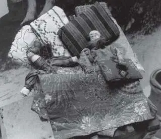 Илл 110 Иногда для игры изготавливали куколки изображающие основные - фото 168