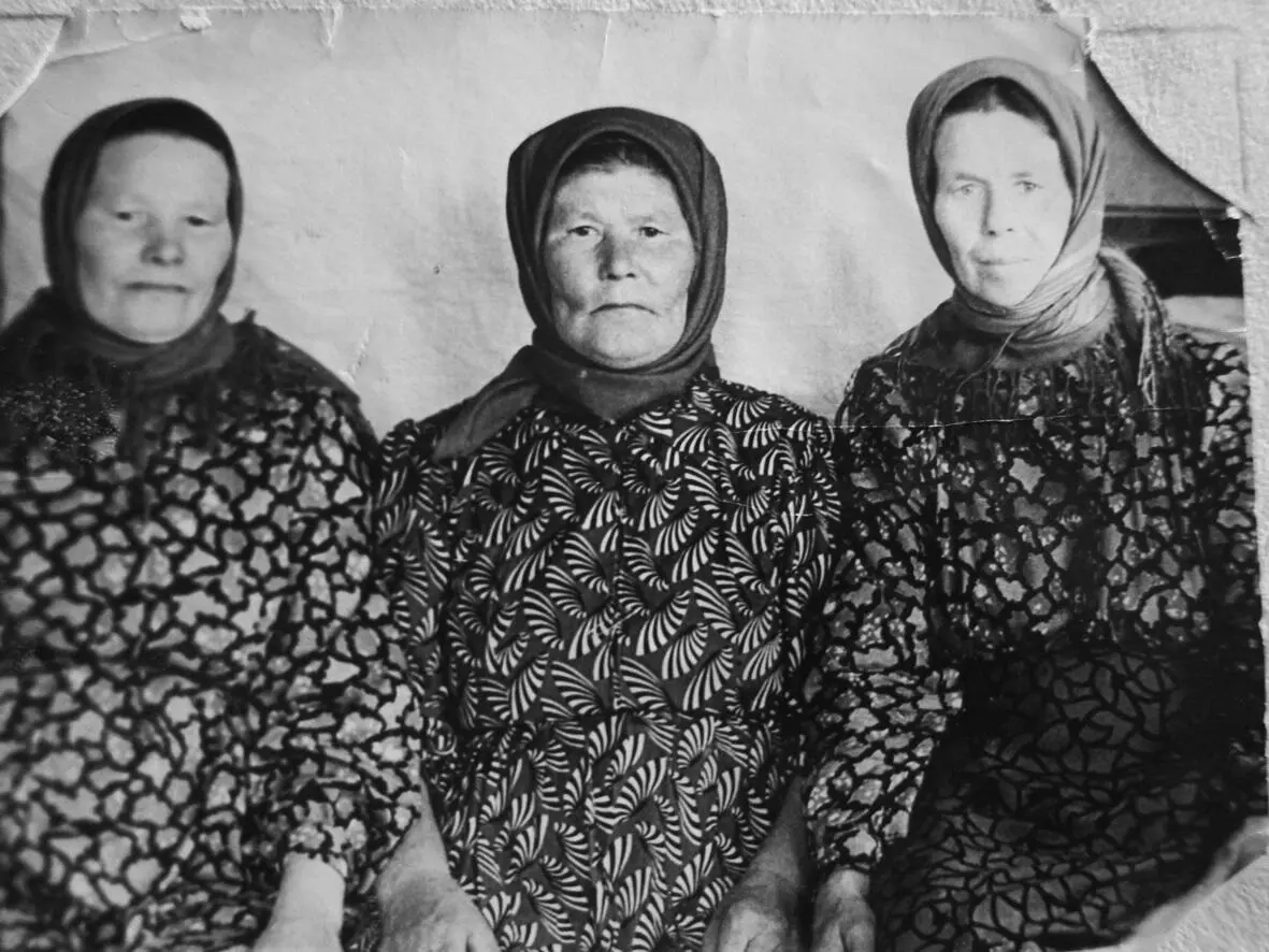 2 Первое советское поколение женщин фотография 1960х годов с Вожгора - фото 2