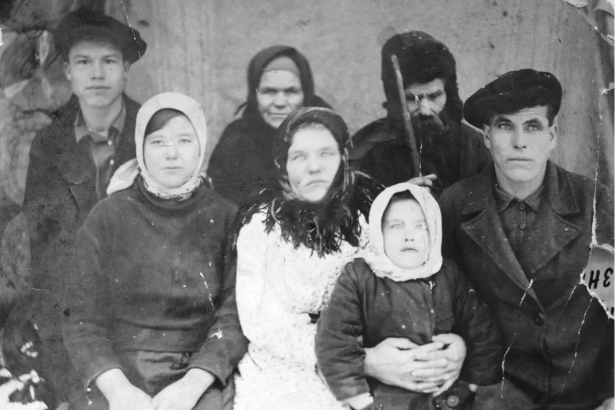 3 Первое второе и третье поколение семейный фотопортрет 1930х годов На - фото 3
