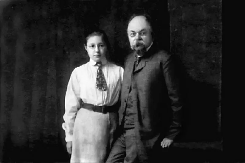 Иван Владимирович Цветаев с дочерью Мариной 1906 г И все же тайна разгадана - фото 7