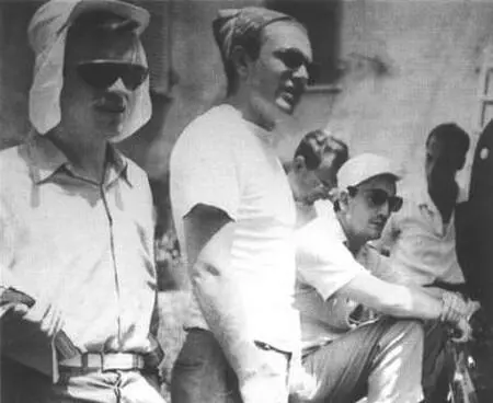 Во время съемок Самой красивой 1951 с Франческо Рози и Лукино Висконти С - фото 15