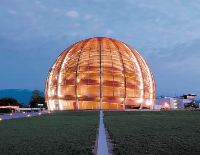 Сфера науки и инноваций ставшая символом ЦЕРНа Войдя в здание можно увидеть - фото 55