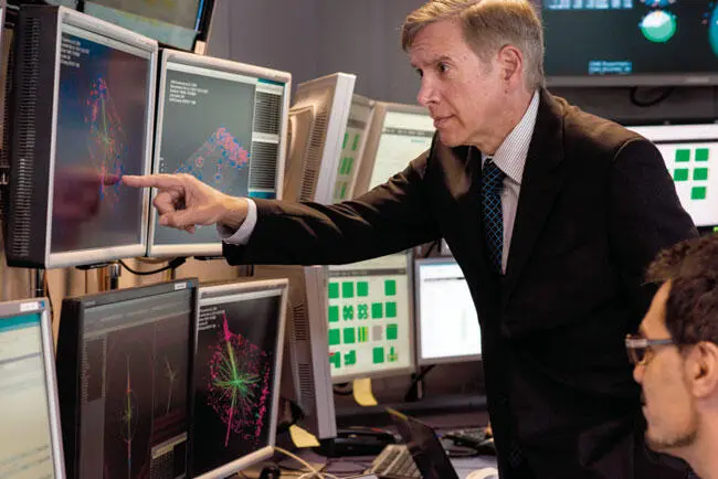 Джо Инкандела представитель коллаборации CMS 2012 г CERN Событиекандидат - фото 61