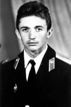 В августе 1984 года Сережа прибыл в отпуск из Афгана Я прекрасно помню его - фото 18