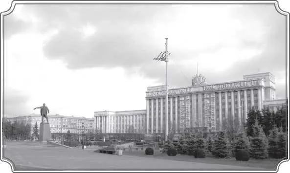 Памятник ВИ Ленину на Московской площади Одним из самых грандиозных - фото 244