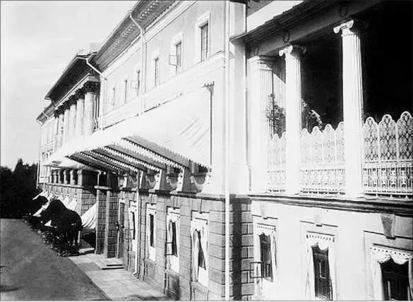 Зубовский флигель Фото 1870х гг Дети знали что 8 сентября в день рождения - фото 120