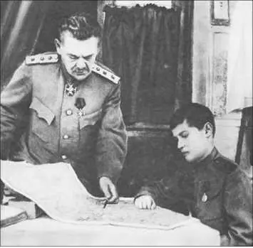ПВ Петров и цесаревич 1916 г Сидней Гиббс и Анастасия Протоиерей А - фото 236