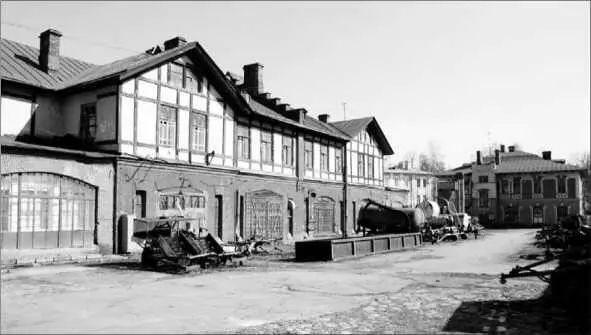 Первое здание Императорского гаража В 1908 г для гаража построили второе - фото 344