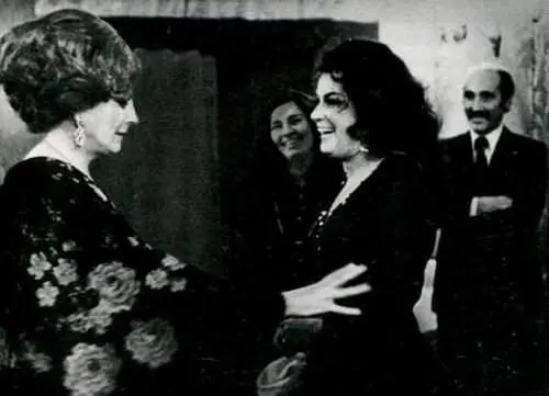 Р Тебальди поздравляет Е Образцову после Кармен Москва 1975 Както - фото 77