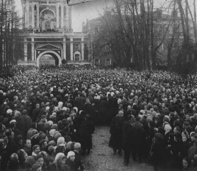 На похоронах патриарха Тихона 30 марта 1925 г Патриарх Тихон в гробу - фото 47