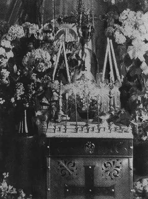 Место захоронения патриарха Тихона в Малом соборе Донского монастыря 1925 г - фото 49