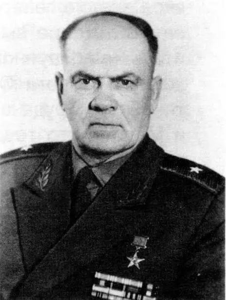 Иванов Н М родился в г Великие Луки Псковской области В 1936 г окончил - фото 104