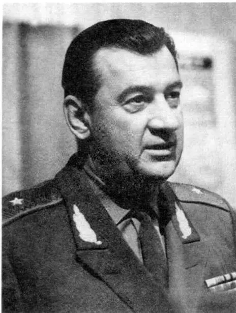 Петухов Л А родился в г Кирове Калужской области С 1938 г по 1941 г - фото 179