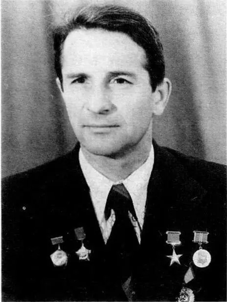 Плотников А В родился в д Захаринке Березовского района Красноярского края - фото 181