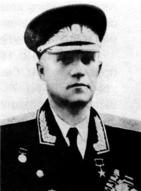 Царевский М М родился в г Лович бывшей Варшавской губернии Польша В 1910 - фото 247