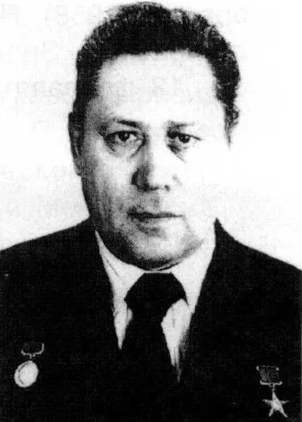 Черепанов П З родился в с Витим Ленского района Якутской АССР В 1945 г - фото 252