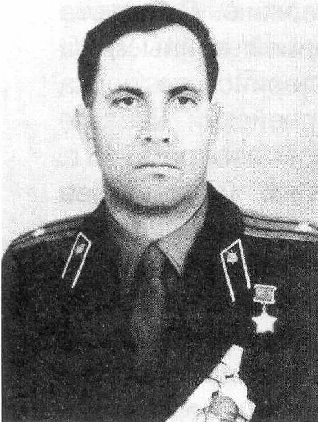 Решетник И С родился в с НовоТроицкое ПахтаАральского района Чимкентской - фото 299